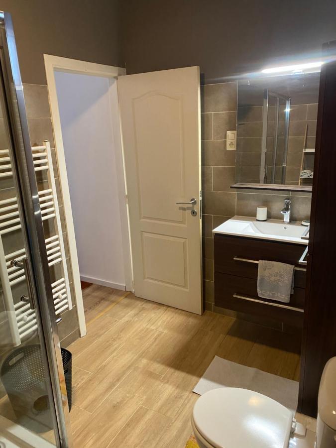 Superbe Appartement Шарлеруа Екстер'єр фото