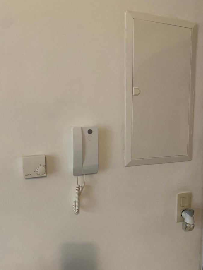 Superbe Appartement Шарлеруа Екстер'єр фото