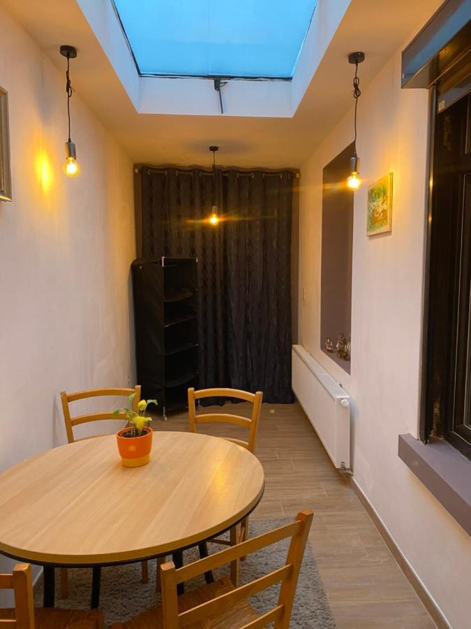 Superbe Appartement Шарлеруа Екстер'єр фото